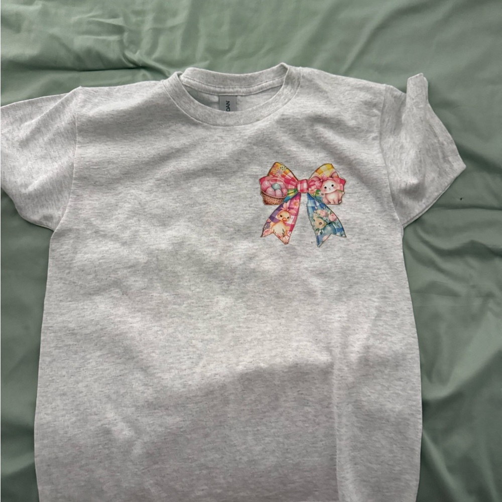 Gildan Light Gray Kids Tee with Colorful Bow Graphic